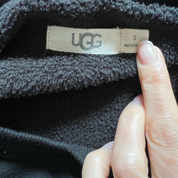 UGG pullover - Picture 2 of 2